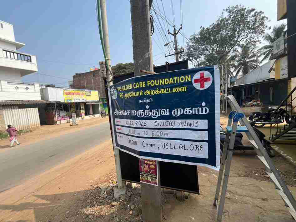 Doctor consultation during free ortho camp